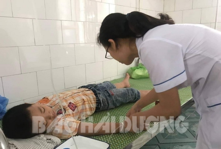 18 học sinh đang được điều trị tại Trung tâm Y tế huyện Thanh Miện