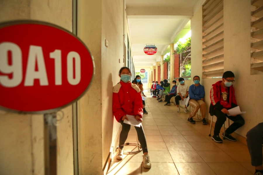 Trẻ em 14 tuổi tại Hà Nội tiêm vaccine COVID-19.