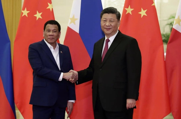 Trung Quốc hứa tăng đầu tư, Philippines hứa cùng giải quyết chuyện Biển Đông - Ảnh 1.