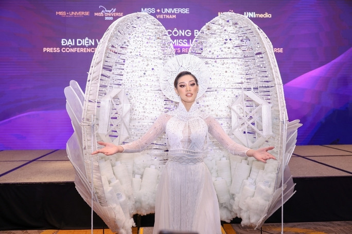 Trang phục dân tộc Việt độc lạ tại các cuộc thi sắc đẹp thế giới - Ảnh 5.
