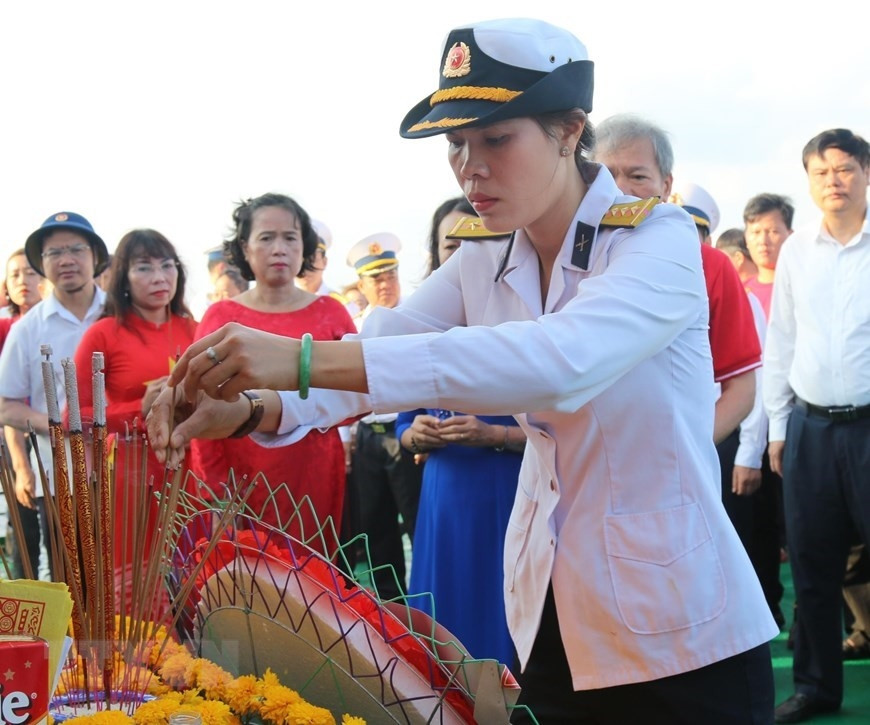 Memorial service held for fallen Truong Sa soldiers hinh anh 2