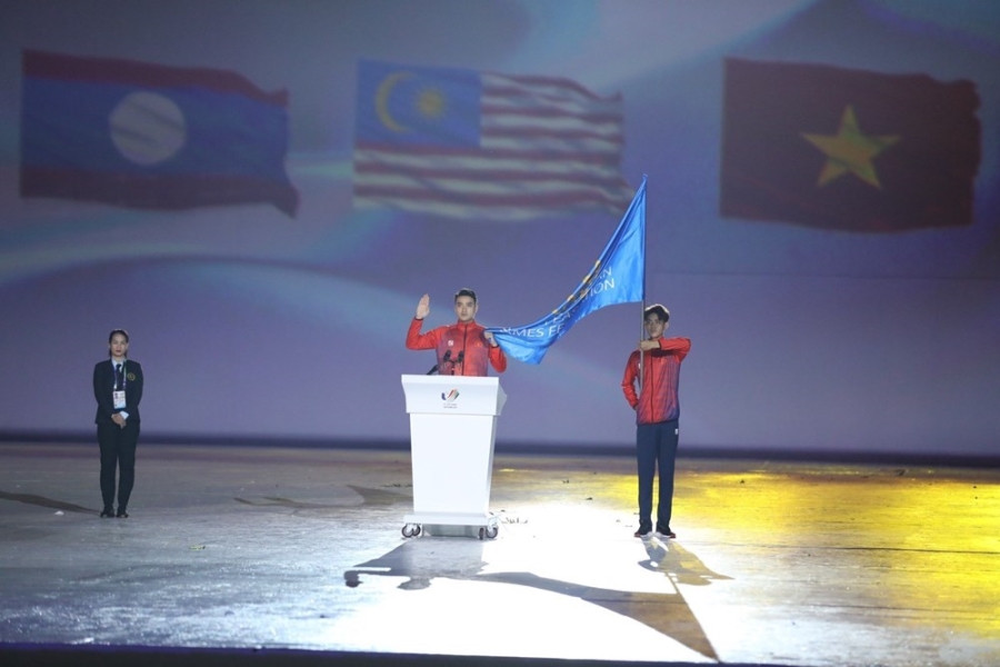 SEA Games 31 begins with vivid, colourful opening ceremony hinh anh 8